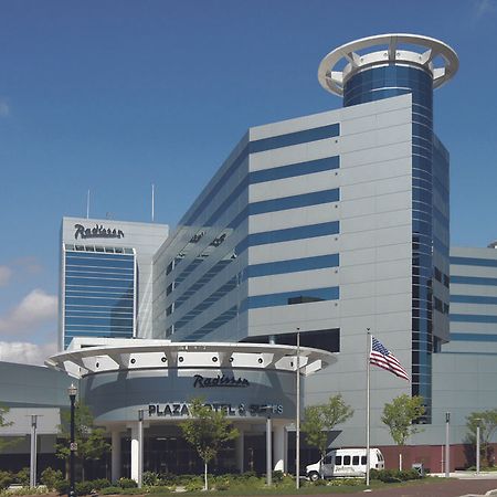 Radisson Plaza Hotel And Suites Каламазу Экстерьер фото