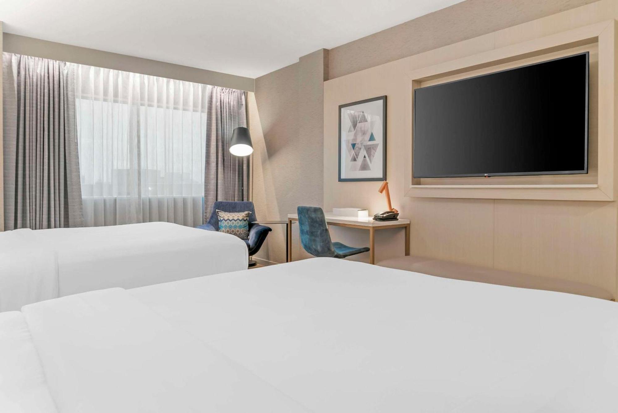 Radisson Plaza Hotel And Suites Каламазу Экстерьер фото